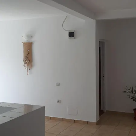 Trandafirilor 3* Costinești