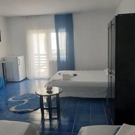 Trandafirilor 3* Costinesti