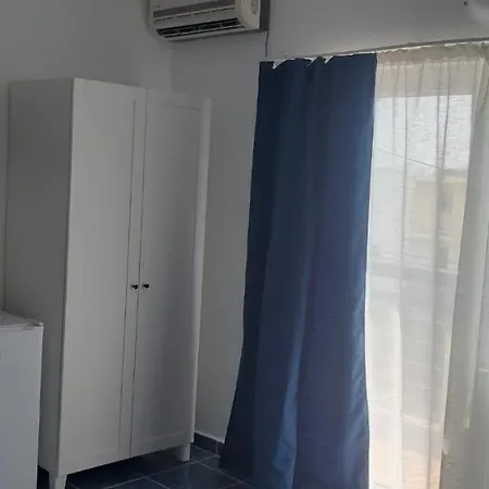 Trandafirilor Guest house